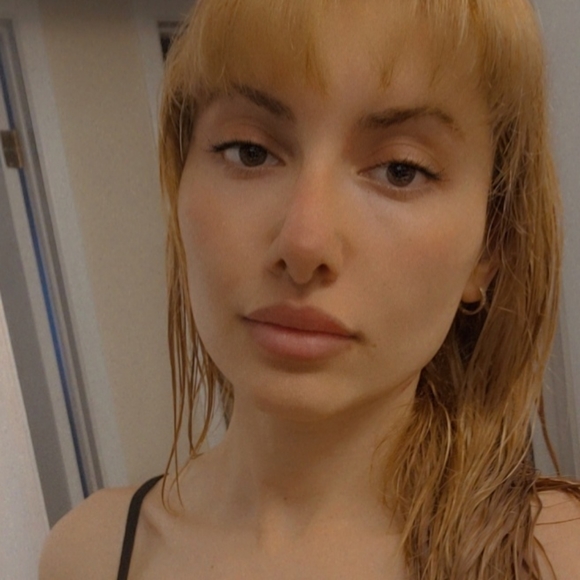 Meet your Posher, Sally - Picture 5 of 5